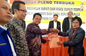 KPU Mamasa Tetapkan Harmonis Sebagai Bupati dan Wakil Bupati Terpilih