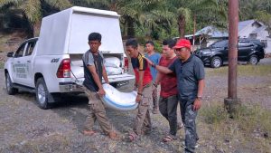 Ketua DPRD Salurkan Bantuan Untuk Pengungsi di Pasangkayu