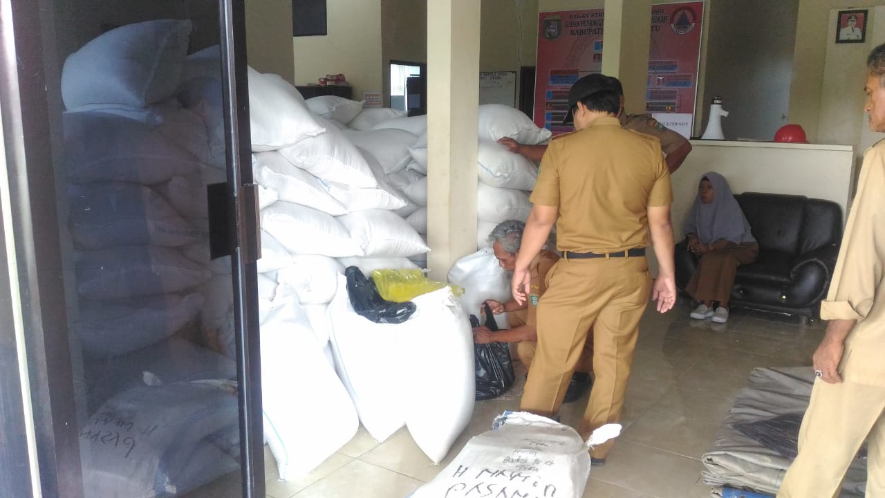 Pemkab Salurkan Bantuan Bulog Untuk Korban Gempa di Pasangkayu