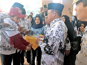 Bupati Pasangkayu tak Biarkan Ada Anak Putus Sekolah