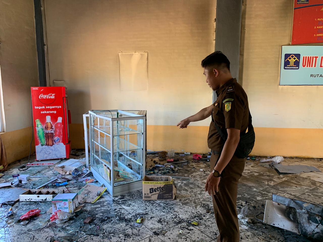 Mengaku Daniaya, Napi Pasangkayu Ngamuk dan Bakar Rutan