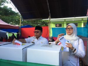 Usai Mencoblos, Bupati Pantau TPS Dalam Kota Pasangkayu