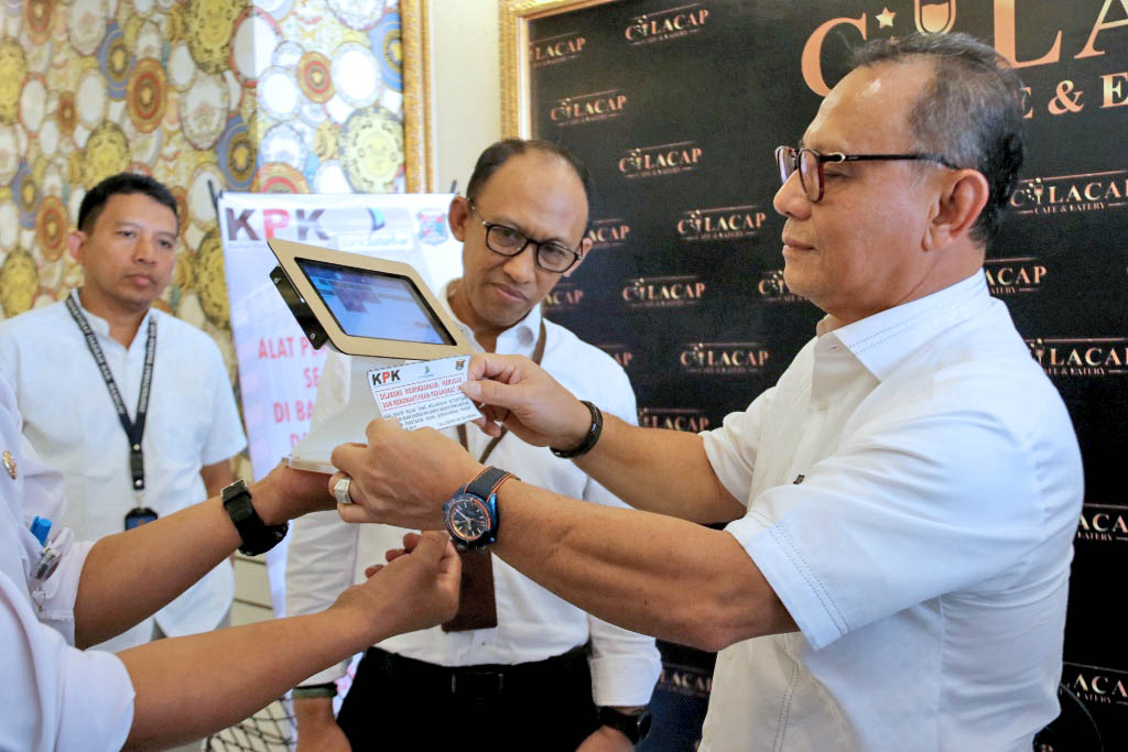 Tingkatkan PAD, Pemkab Mamuju Gunakan M-POS