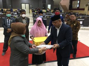 Pemkab Pasangkayu Serahkan LKPJ Ke DPRD