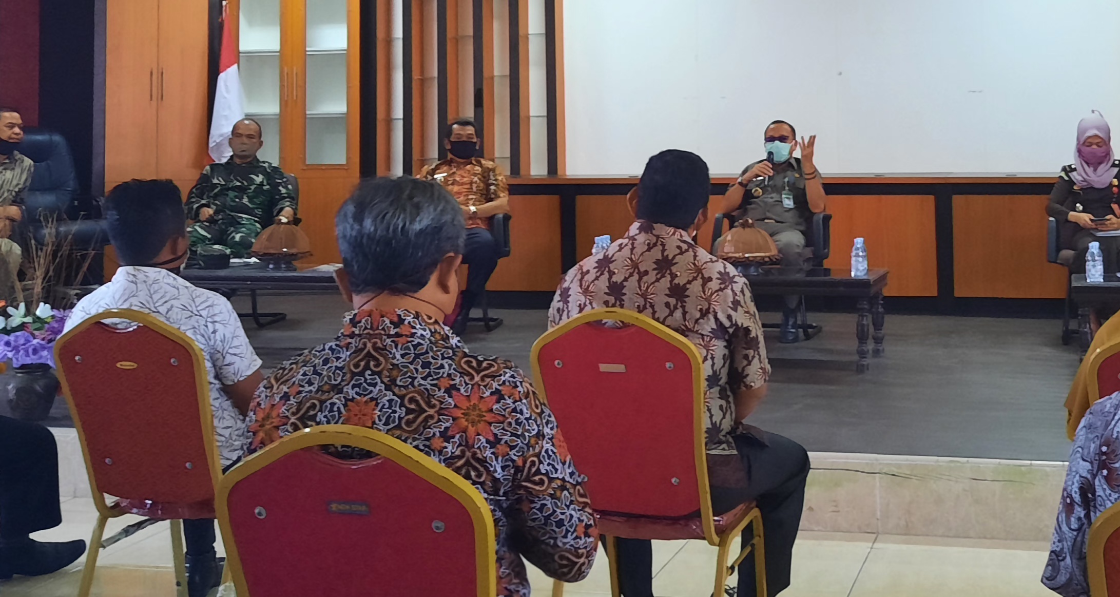 Bupati Pasangkayu Evaluasi Penyaluran Bansos dan Bahas Persiapan New Normal