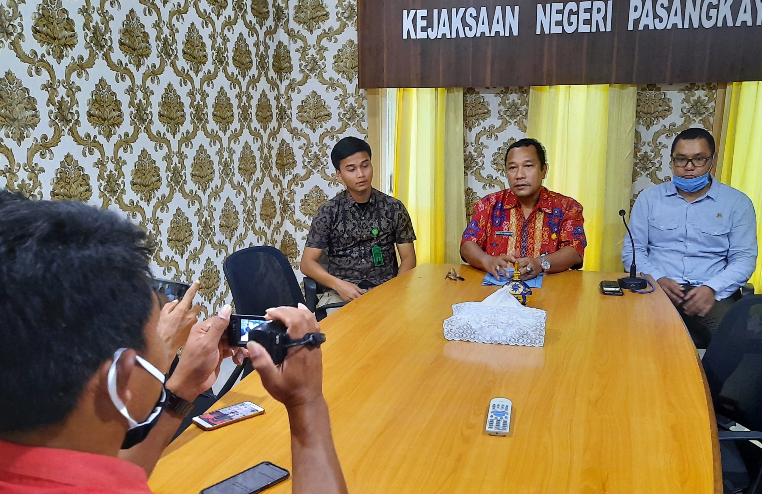 Kejari Pasangkayu Tetapkan Tiga Tersangka Kasus Sewa Ekskavator di DKP