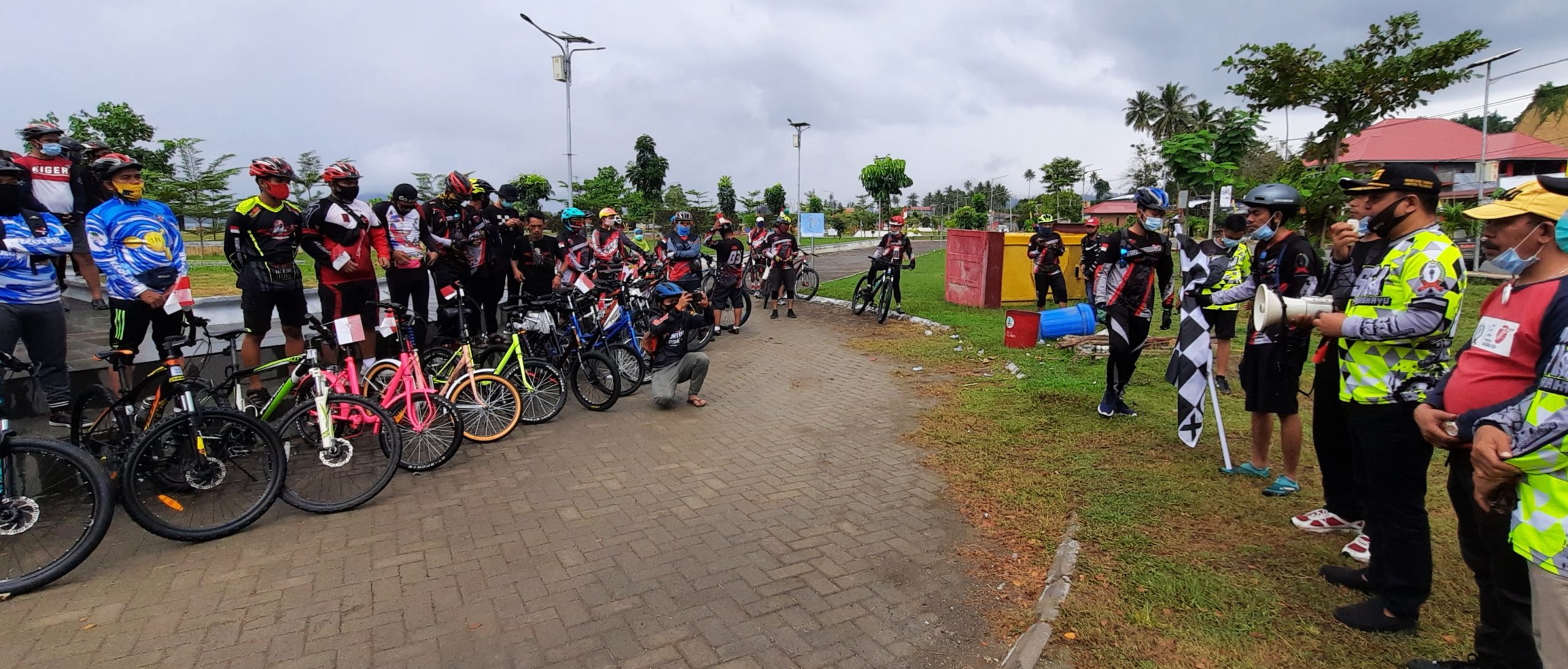 Sekkab Pasangkayu Lepas Peserta ‘Bike Camp Merdeka’