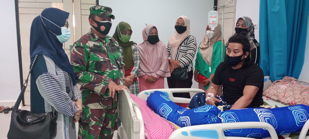 Prajurit Terbaring di RSUD, Dandim 1427/Pasangkayu Datang Semangati