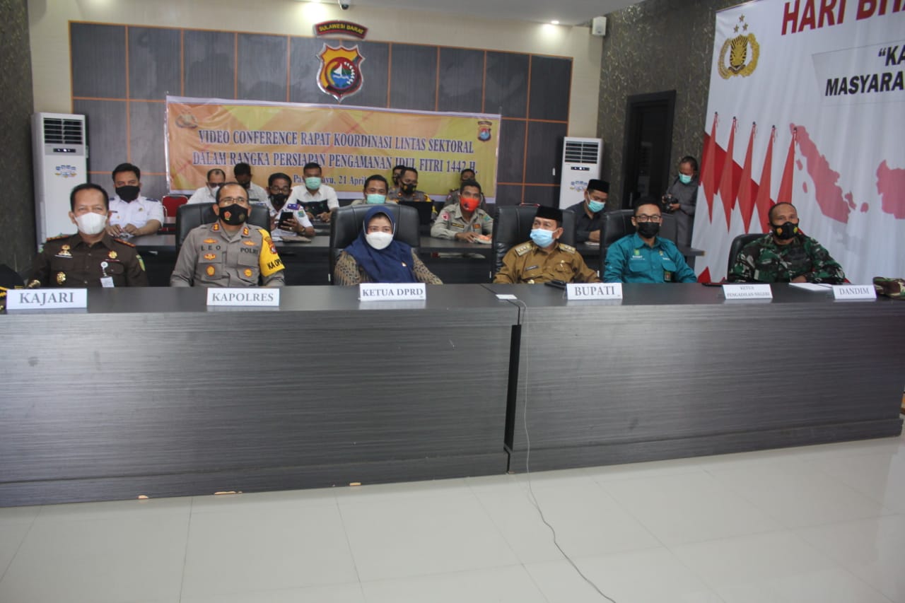 Bupati-Kapolres Pasangkayu Vidcon Persiapan Pengamanan Idul Fitri