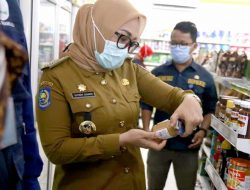 Temukan Produk Kedaluwarsa, Bupati Mamuju Warning Toko dan Pasar Modern