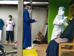 Baru Bepergian, 11 Warga Sarude Jalani Pemeriksaan Antigen