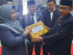 Bupati Pasangkayu Serahkan Rancangan KUA-PPAS 2023 ke Dewan