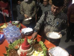 Makanan Tradisional Manjakan Pengunjung di Malam Perayaan Hari Kemerdekaan