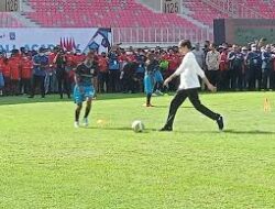 Presiden Jokowi Luncurkan Papua Footbal Academy