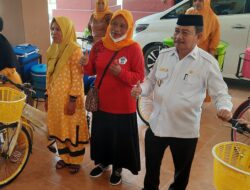 Bantuan Sepeda Untuk Pedagang Ikan Keliling