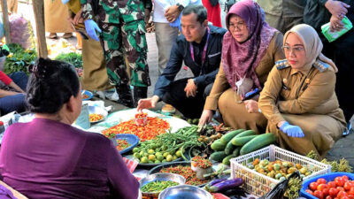 Jelang Ramadan, Bupati Mamuju Pantau Harga Bahan Pokok