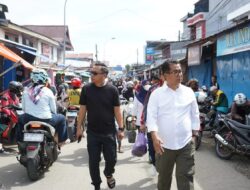 Pantau Bahan Pokok di Pasar, PJ Gubernur Sulbar Pastikan Harga Stabil