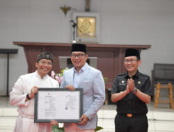 Ridwan Kamil Serahkan Perizinan Pembangunan Gereja Katolik Ibu Teresa di Bekasi