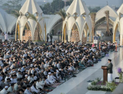 Ribuan Warga Padati Salat Idulfitri Perdana di Masjid Raya Al Jabbar