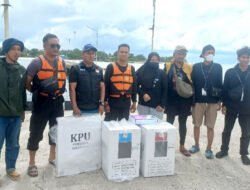 Polresta Mamuju Kawal Ketat KM. Alvin Pembawa Logistik Pilkada ke Pulau Ambo