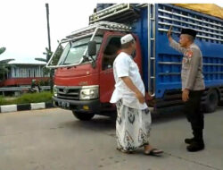 Kasat Binmas Polresta Mamuju Bagikan Kopi Panas kepada Pengendara: Ini Simbol Perhatian Kecil Kami