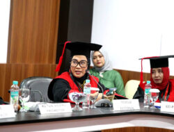 Civitas Akademika Puji Sutinah Suhardi Saat Jadi Penguji Eksternal Program Doktoral