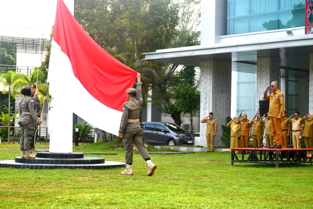 Plh Sekprov Sulbar Bertindak Sebagai Inspektur Upacara, Sampaikan Tiga Pesan kepada ASN