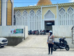 Polresta Mamuju Kerahkan Polwan untuk Amankan Masjid saat Sholat Jumat