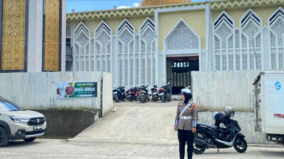 Polresta Mamuju Kerahkan Polwan untuk Amankan Masjid saat Sholat Jumat