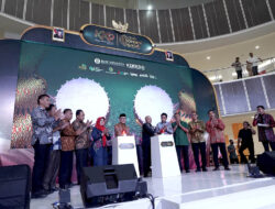Dukung UMKM Lokal, Gubernur Suhardi Duka Belanja Langsung di Pekan Ekonomi Syariah BI Sulbar