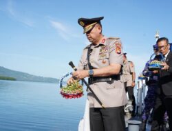 Tabur Bunga HUT ke-79 Bhayangkara: Polda Sulbar Hormati Pahlawan Maritim