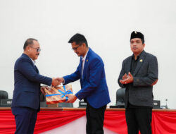 APBD Sulbar 2024: Ranperda Pertanggungjawaban Diserahkan Gubernur Suhardi Duka ke DPRD