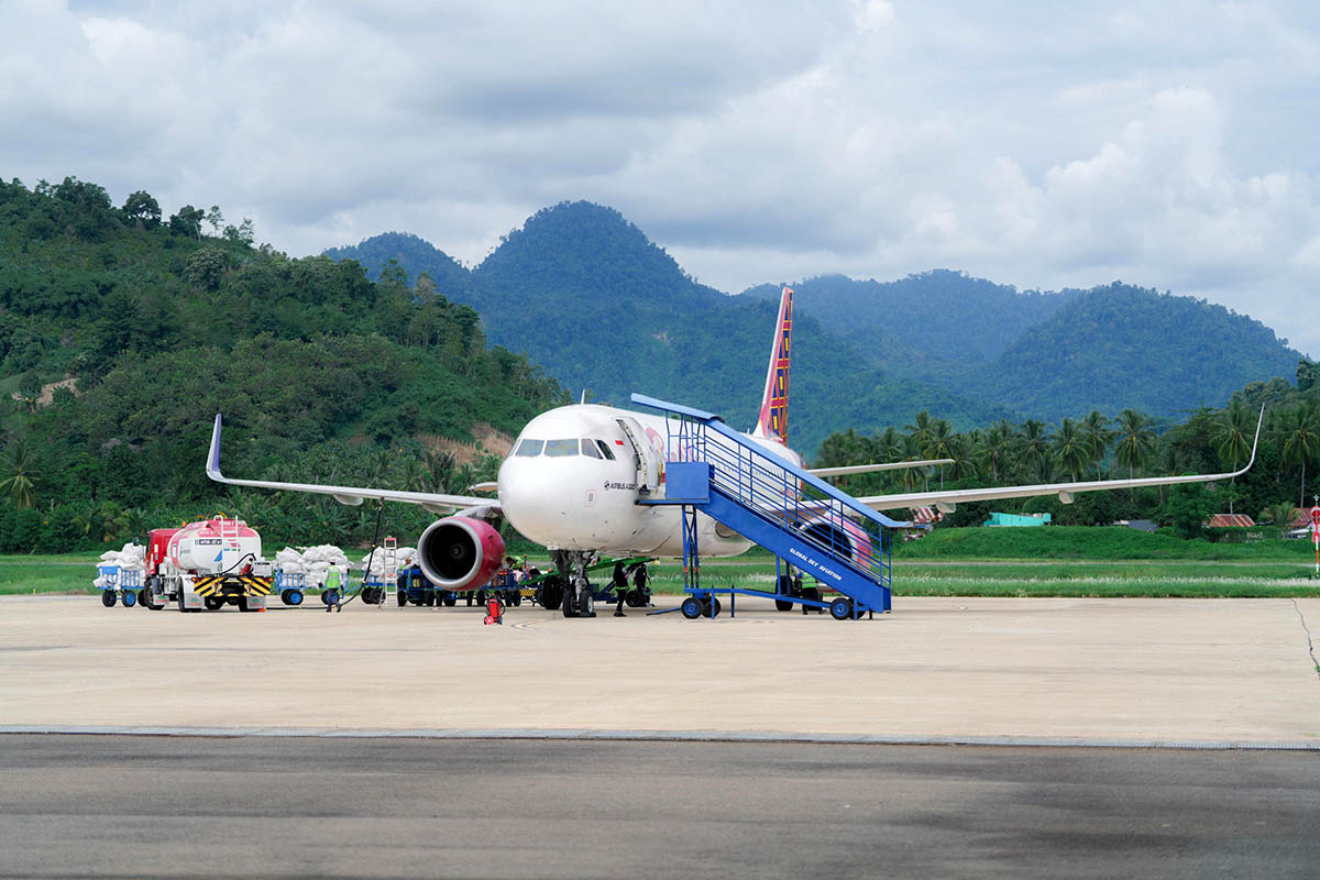 Batik Air Resmi Kembali Layani Rute Mamuju-Makassar, Gubernur SDK Optimistis Okupansi Capai 250 Penumpang