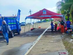 Atas Arahan Gubernur Sulbar, DLHK Mamuju Kawal Kebersihan Jalan Arteri Selama Sandeq Silumba 2025 Berlangsung