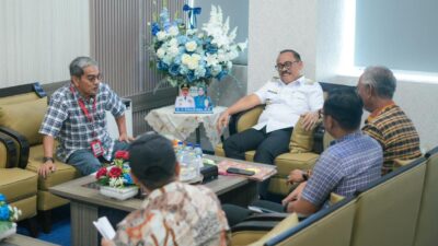 Plt Pemkesra Dampingi Gubernur Sulbar Terima Audiensi Komite DOB Balanipa