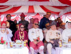 Gubernur SDK dan Wagub Salim Kompak Gunakan Passapu di Momen HUT RI, Melambangkan Kegagahan dan Keteguhan Hati