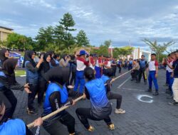 Gebyar Semangat Kemerdekaan, Polda Sulbar Gelar Lomba Tarik Tambang dan Balap Karung