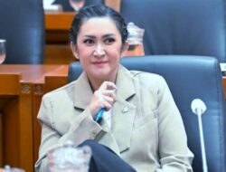 Usai Ucapkan Pernyatan yang Kontroversi, Nafa Urbach Janjikan Gaji dan Tunjangannya buat Para Guru