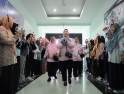Semarak HUT RI: Staf Ahli PKK Sulbar Teliti Kerapihan dan Kreativitas Kantor OPD