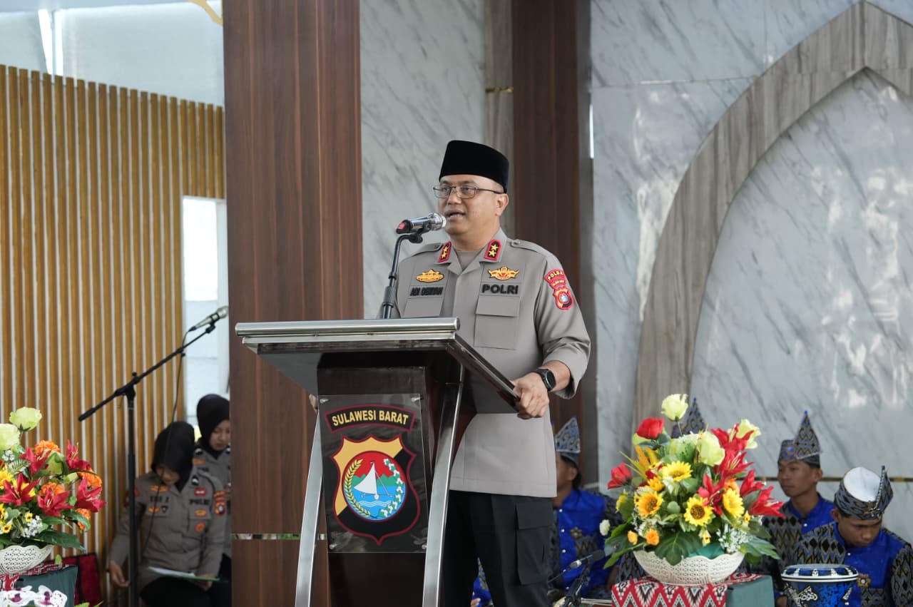 Polda Sulbar Gelar Doa Bersama dan Peringatan Maulid Nabi: Kapolda Ajak Tumbuhkan Kecintaan Kepada Rasulullah Wujudkan Polri Presisi