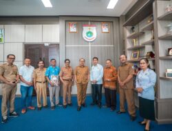 Plt Karo Pemkesra Sulbar Dampingi Gubernur Terima Audiensi LPPD