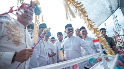 Gubernur Suhardi Duka: Maulid Nabi di Salabose Bukti Harmoni Agama dan Budaya Mandar