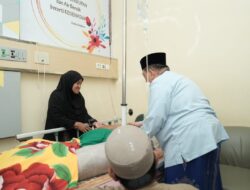 Wakil Gubernur Sulbar Jenguk KH Hasan Usi di RSUD Andi Depu Polman