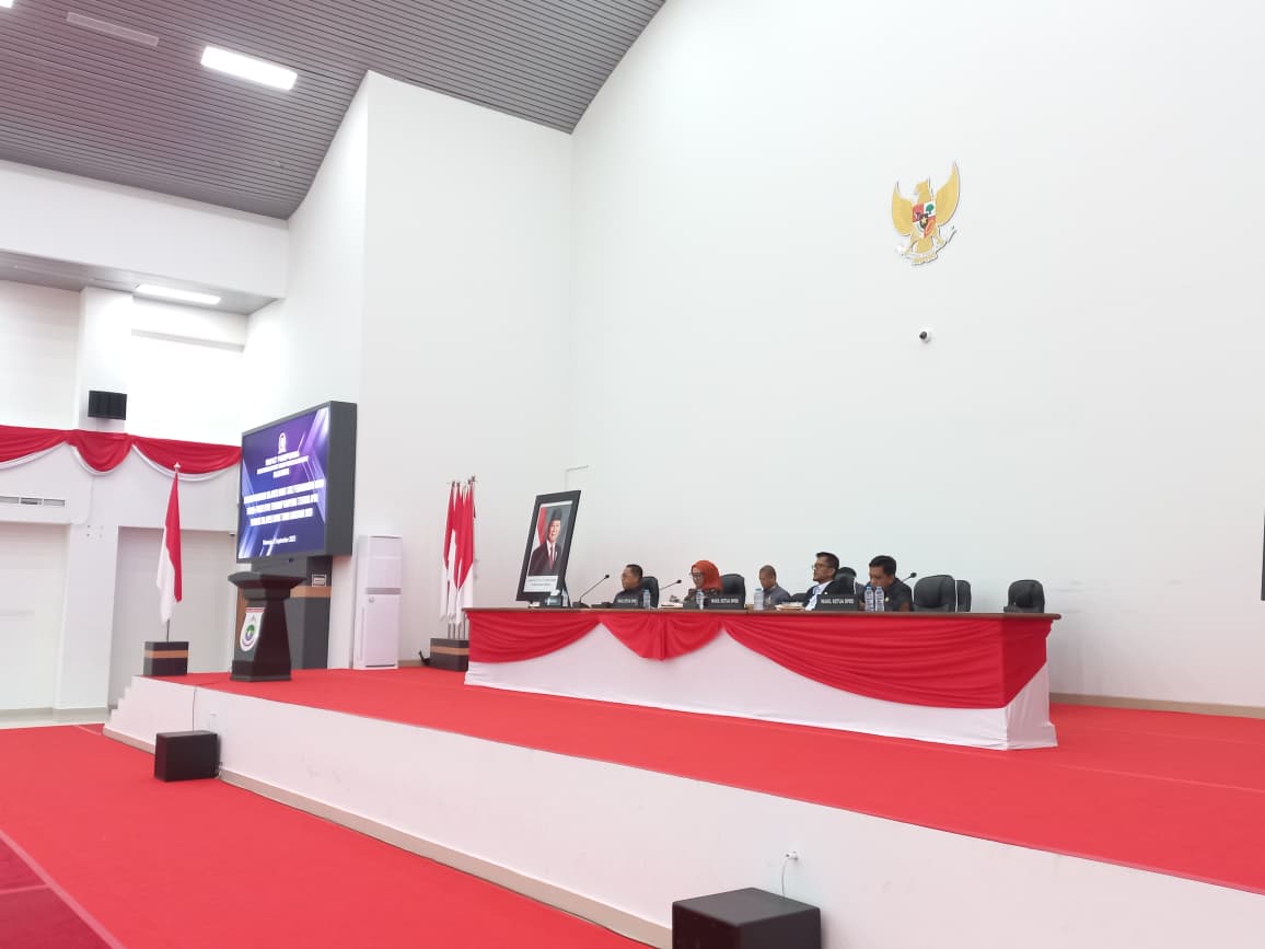 Pimpinan DPRD Sulbar dan Eksekutif Bahas Respons Gubernur atas RAPBD 2026
