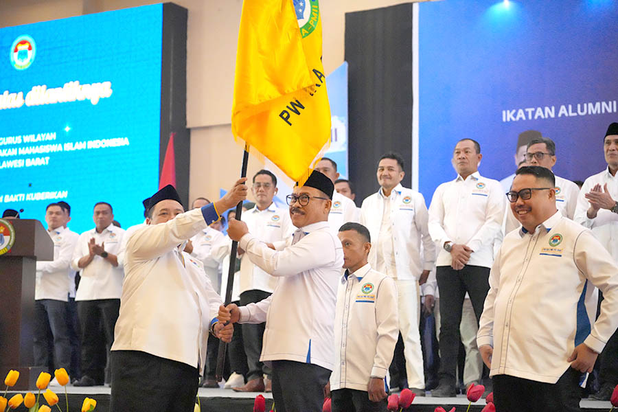 Gubernur Suhardi Duka Resmi Pimpin IKA PMII Sulbar, Keberagaman Profesi Pengurus IKA PMII adalah Kekuatan