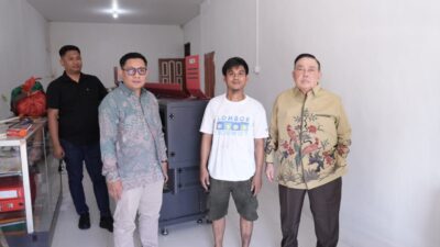 Wagub Sulbar Pastikan Bantuan Mesin Percetakan Tepat Sasaran untuk UMKM