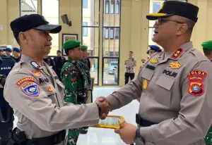 55 Personel Polri dan TNI Terima Penghargaan dari Kapolda Sulbar atas Dedikasi, Loyalitas dan Prestasi Gemilang