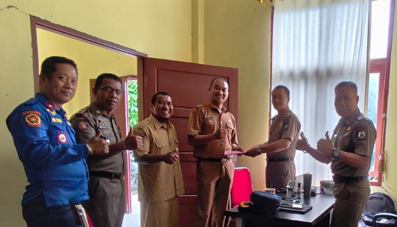 Bentuk Pelayanan Aktif, BKD Sulbar Antar Langsung SK Pensiun ke Satpol PP dan Damkar