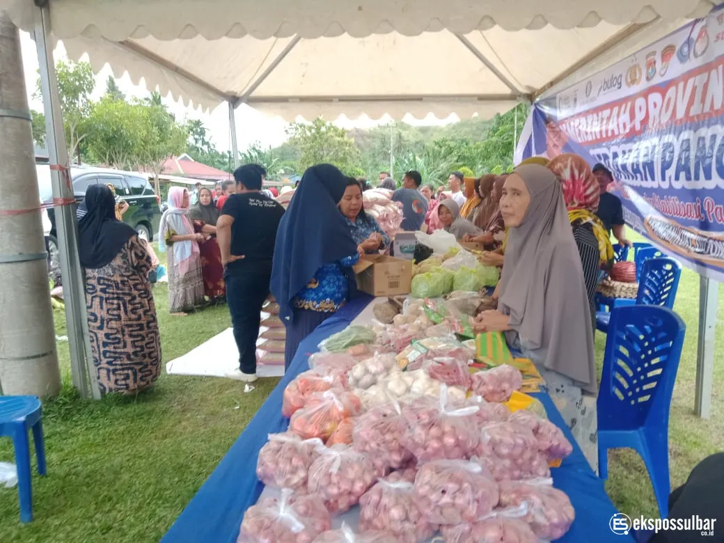 Dinas Ketapang Sulbar Kembali Gelar Pasar Murah di Sumare, Masyarakat Sangat Antusias