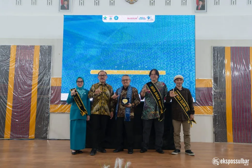 Harsinah Suhardi Dikukuhkan Sebagai Bunda Literasi Sulbar